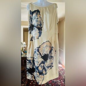 Diane Von Furstenberg 100% silk dress